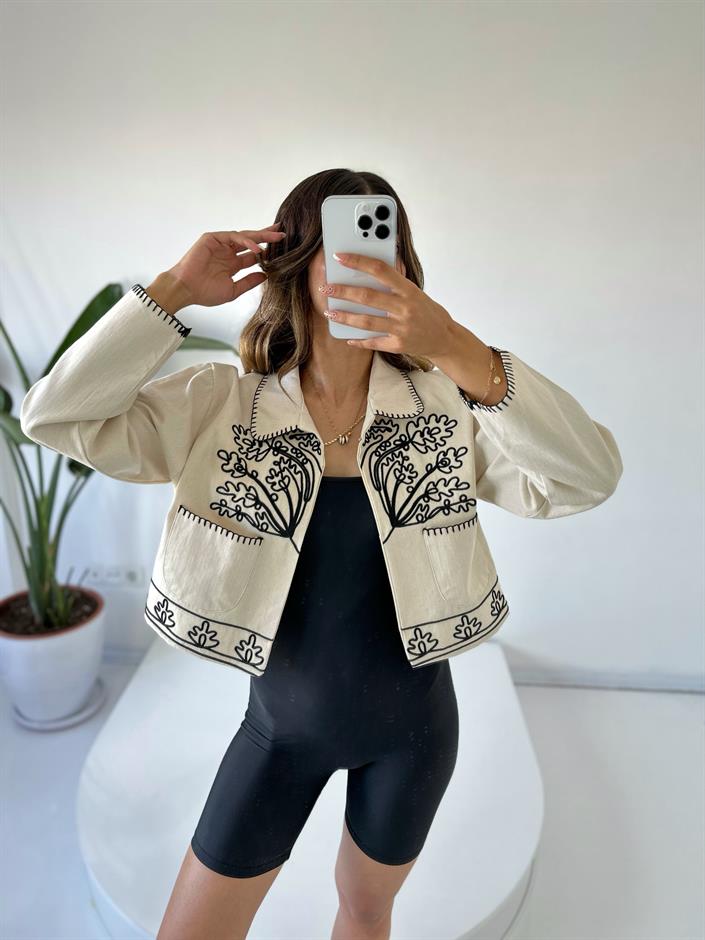 Bej Gabardin Nakışlı Ceket