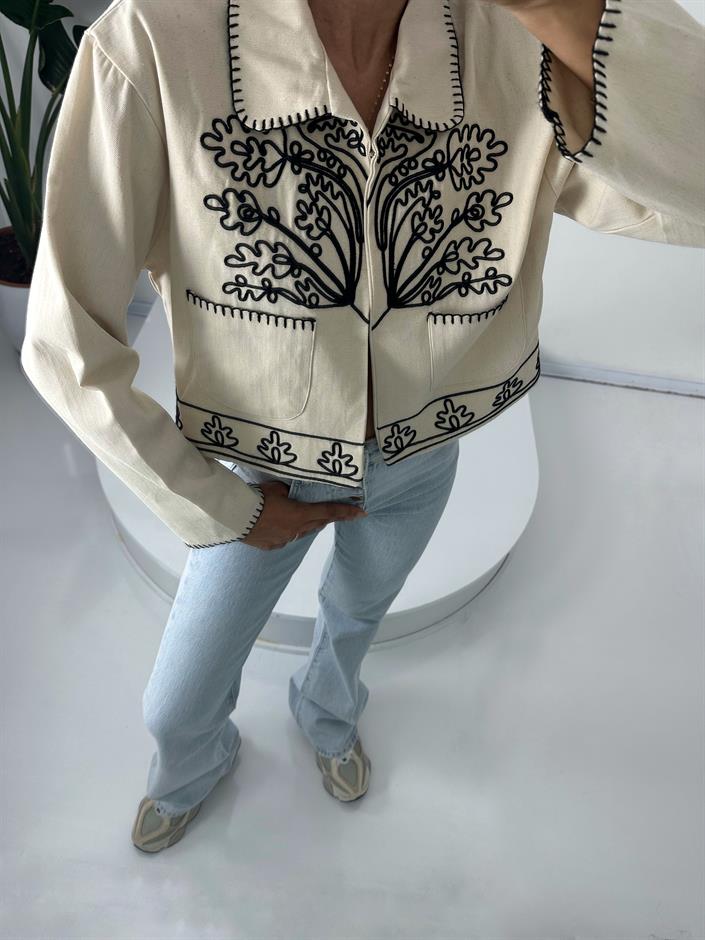 Bej Gabardin Nakışlı Ceket