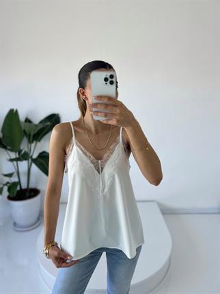 Beyaz Dantelli İp Askılı Atlet 