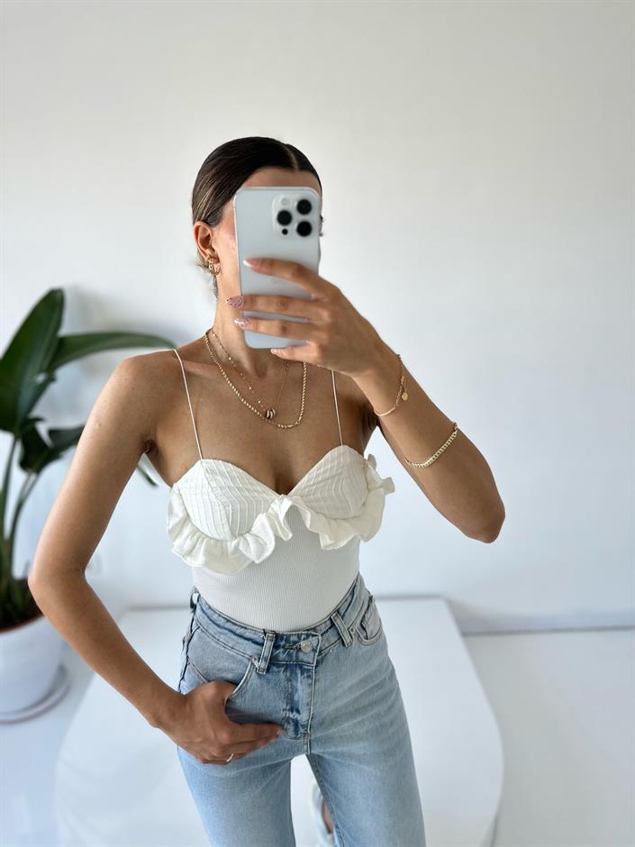 Beyaz Fırfır Detaylı Lastik Askılı Bodysuit