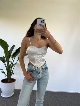 Beyaz Korse Crop