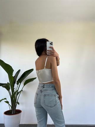 Beyaz Korse Crop
