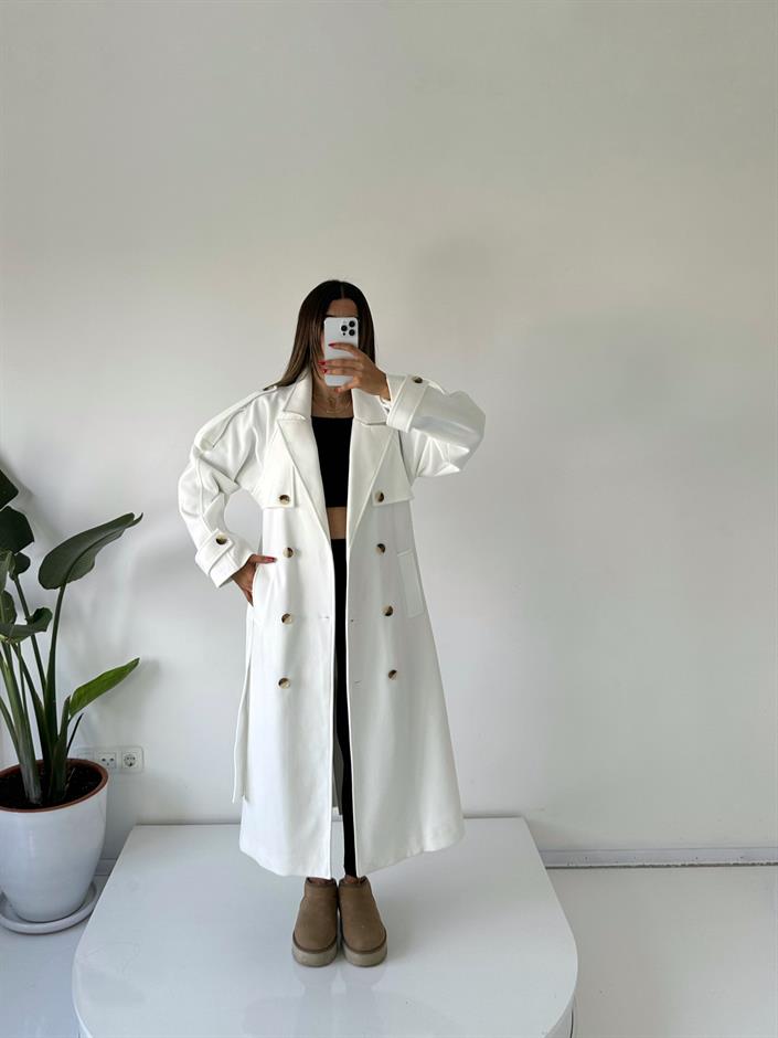 Beyaz Premium Astarlı Düğmeli Uzun Kaban