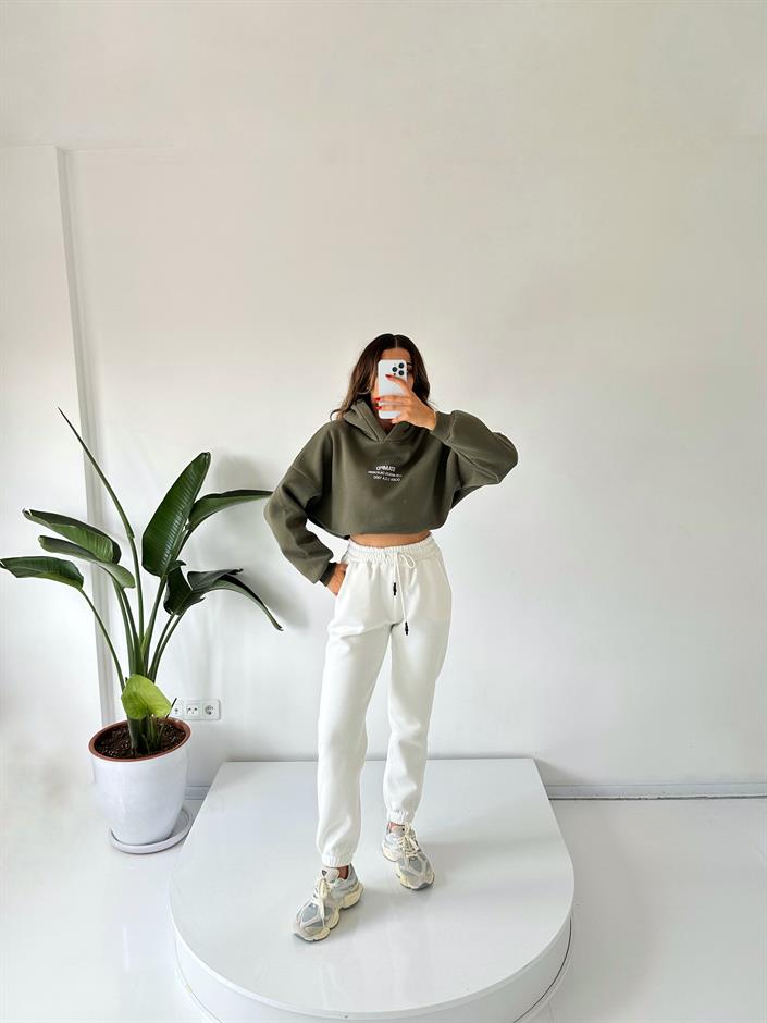 Beyaz Şardonlu Paçası Lastikli Eşofman Altı