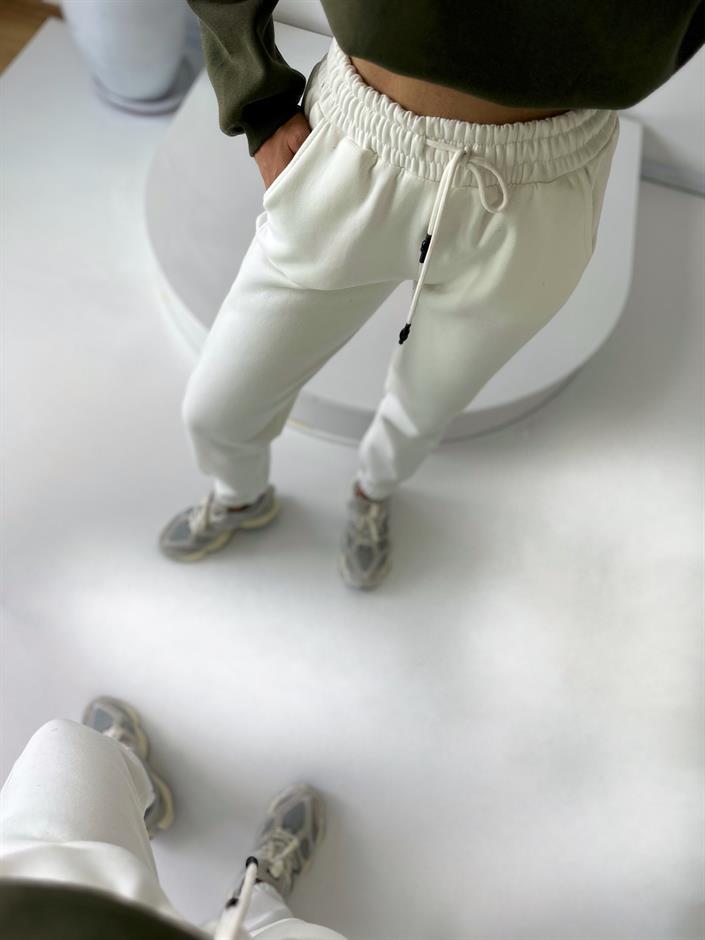 Beyaz Şardonlu Paçası Lastikli Eşofman Altı