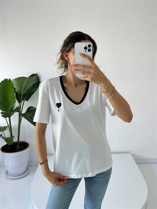 Beyaz V yaka Kalpli Tshirt 