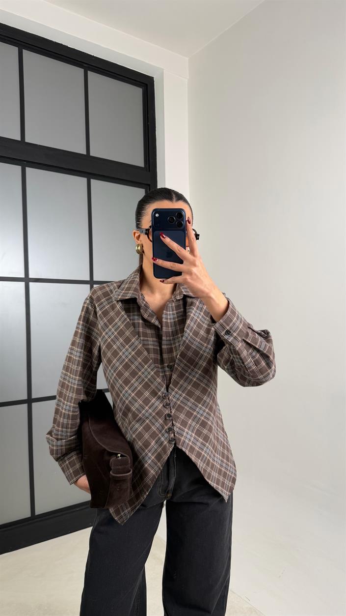 Kahve Ekose Ön Düğme Detaylı Kuşaklı Vatkalı Tasarım Gömlek GAUS-00769