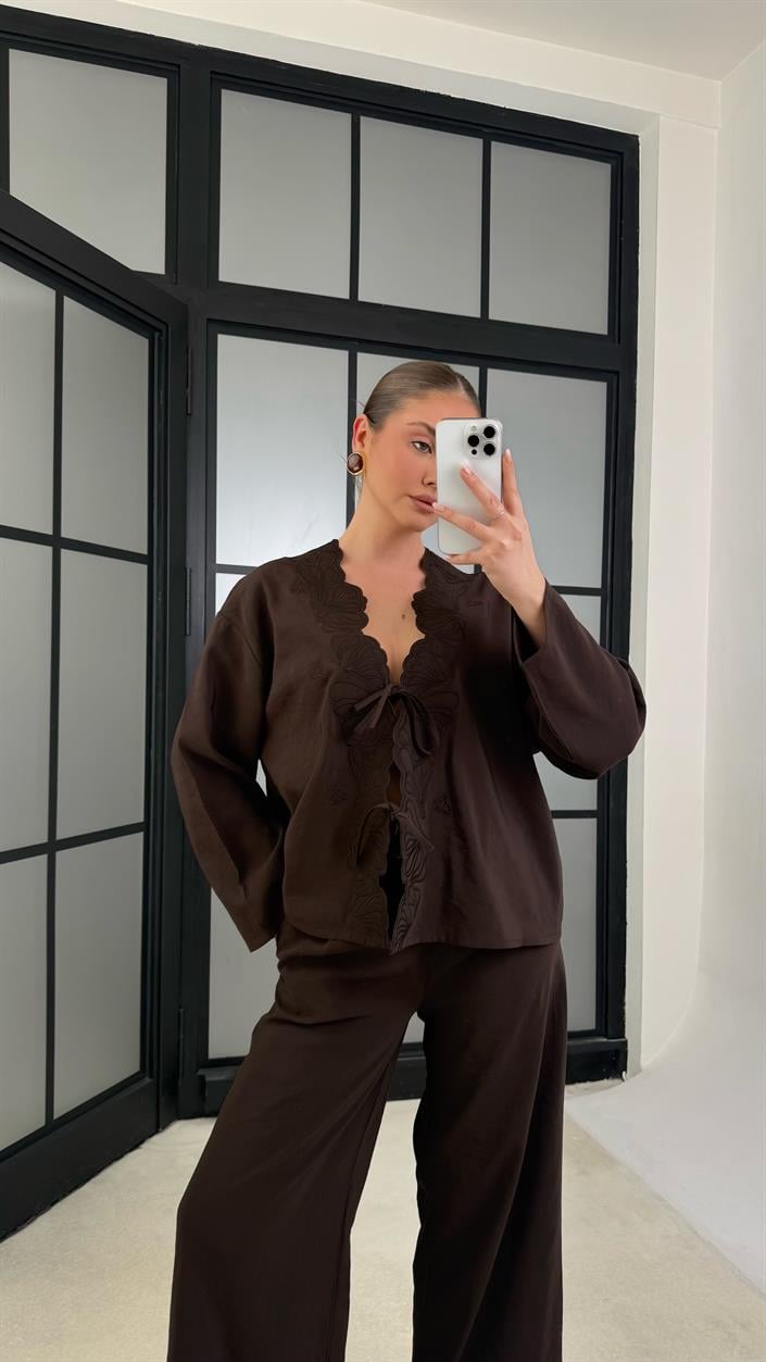 Acı Kahve Nakışlı Önden Bağlamalı Gömlek Beli Lastikli Pantolon İkili Takım GAUS-01196