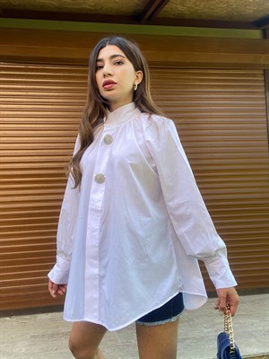 Broşlu Hakim Yaka Oversize Beyaz Gömlek 