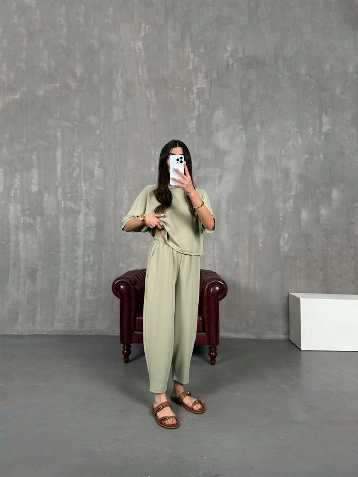 Yeşil Bisiklet Yaka Tshirt Pantolon Basic Yıkamalı Modal Takım Gaus00143