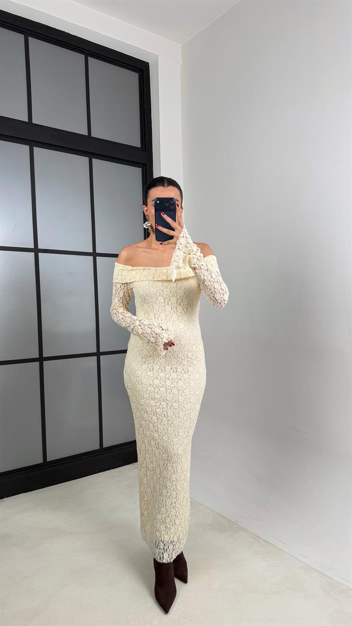 Krem Madonna Yaka Dantelli Astarlı Elbise GAUS-00664