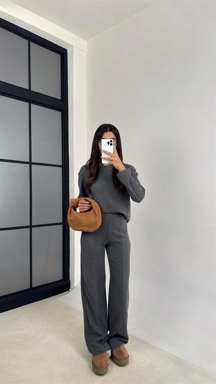 Gri Bisiklet Yaka Üst Beli Lastikli Pantolon Basic Yumuşak Triko Takım GAUS-00109