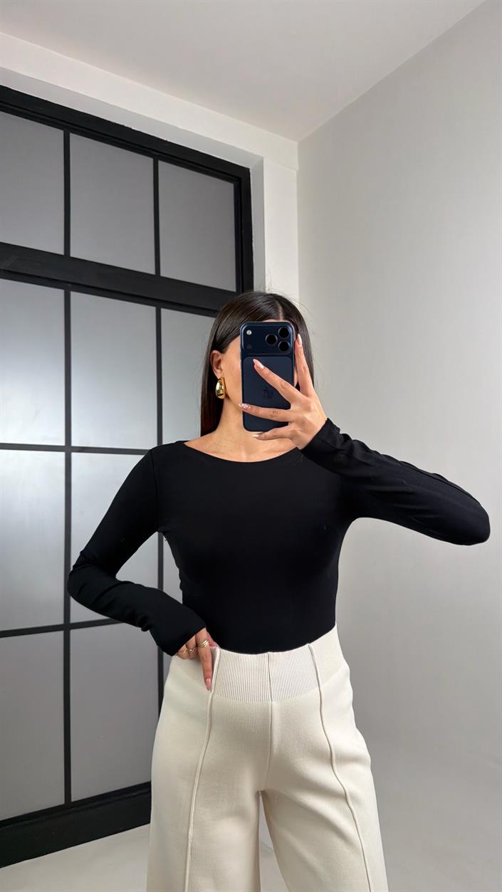 Siyah Kayık Yaka Basic Bluz GAUS-00881
