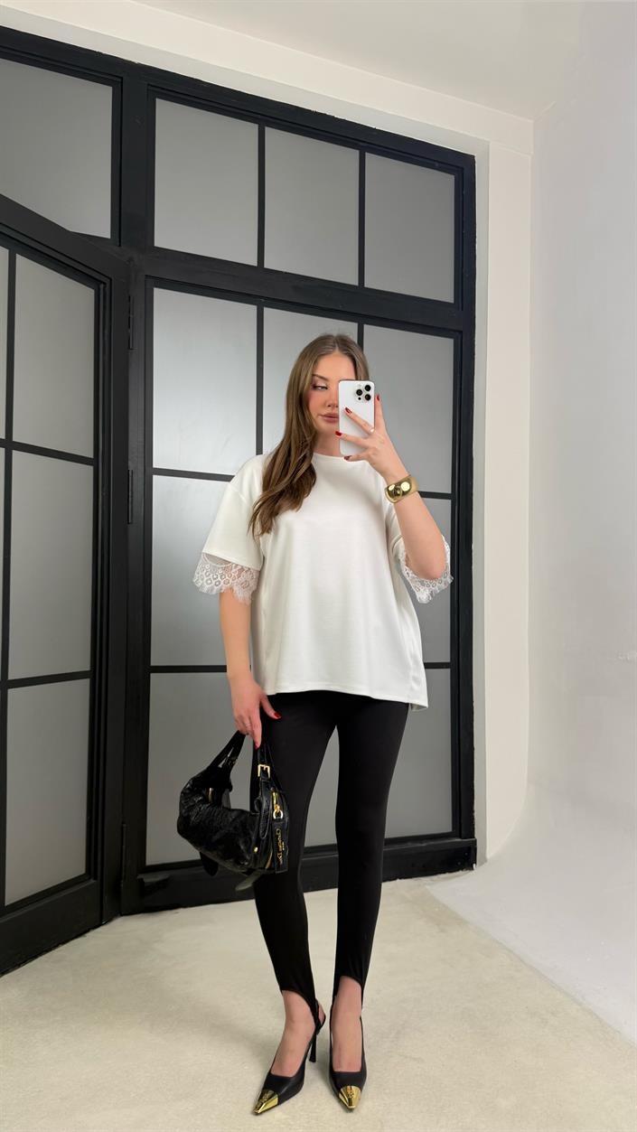 Beyaz Sırt Dantel Detaylı Tshirt GAUS-01256
