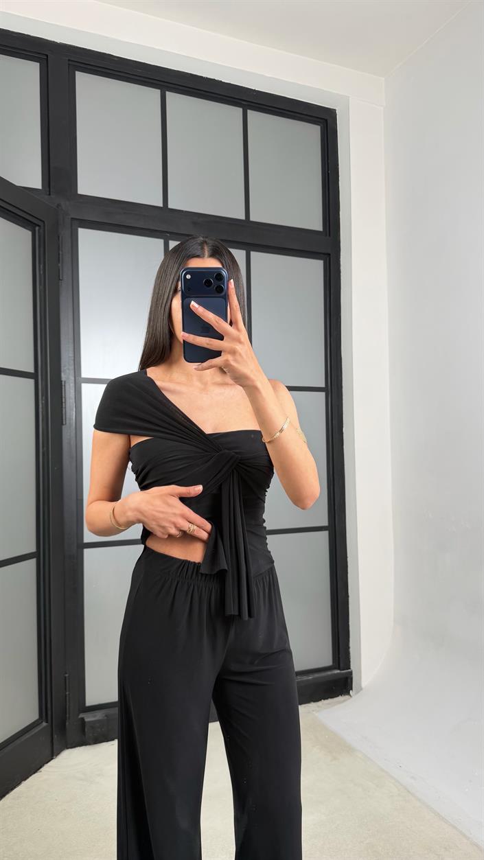 Siyah Asimetrik Bağlama Detaylı Bluz Beli Lastikli Pantolon Sandy Kumaş Takım GAUS-01509