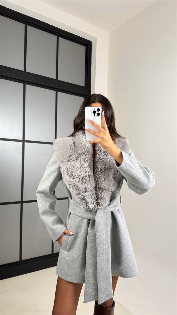 Gri Yaka Kürk Detaylı Kuşaklı Kaban GAUS-00600