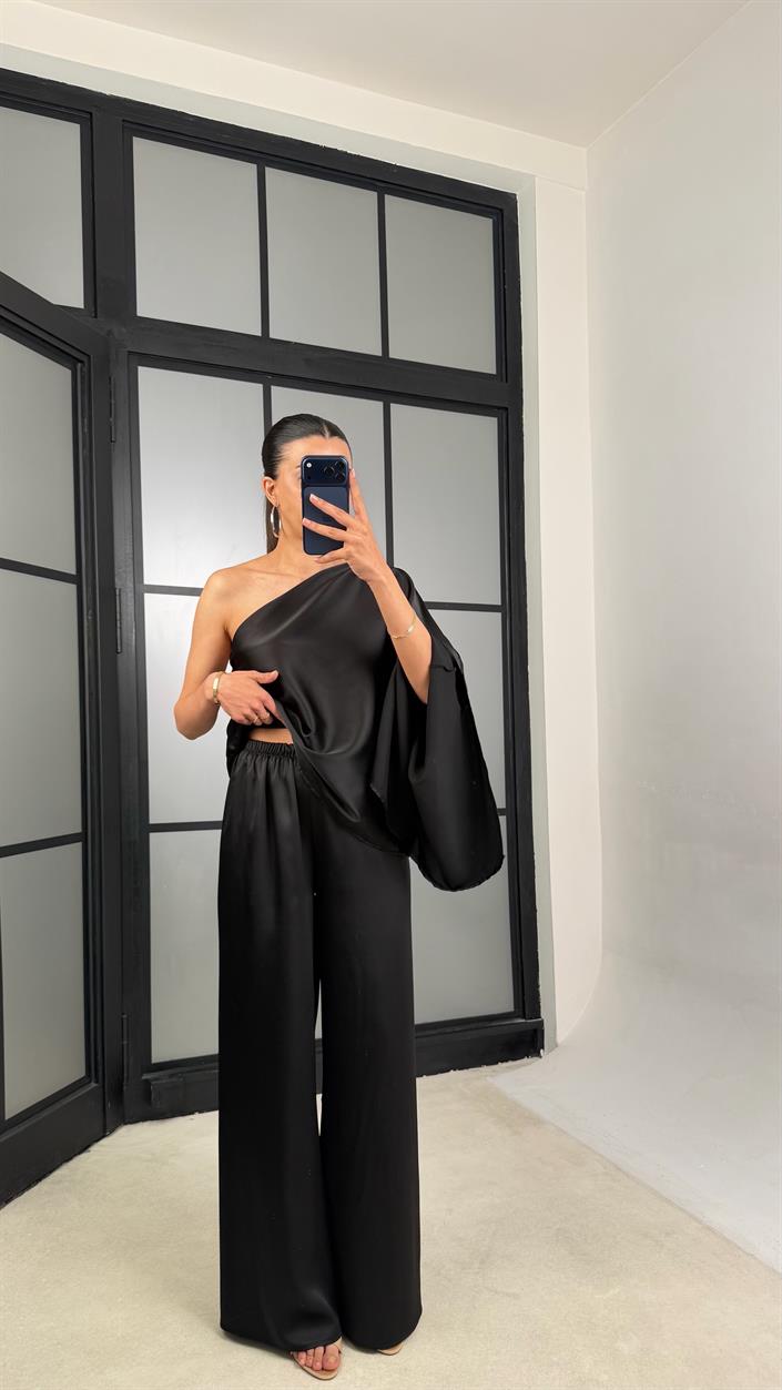 Siyah Yarasa Kol Bluz Beli Lastikli Pantolon Saten Takım GAUS-01528