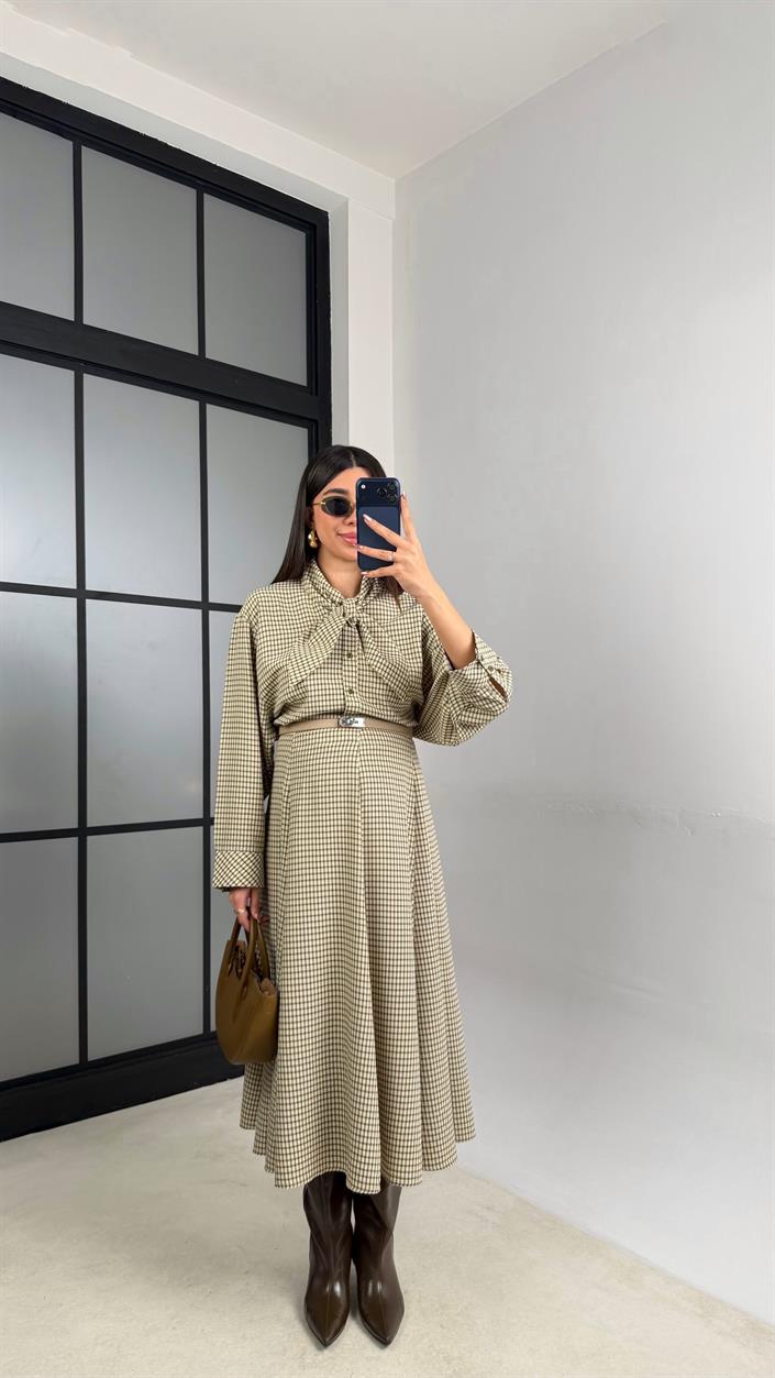 Yeşil Fular Detaylı Gömlek Etek İkili Ekoseli Takım GAUS-00980