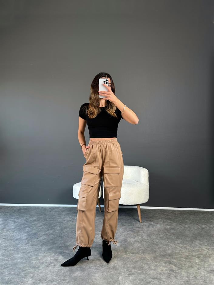 Sütlü Kahve Kargo Cepli Deri Pantolon