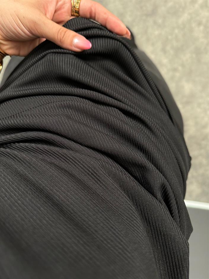 Esa Siyah Kayık Yaka Büzgülü Fitilli Bluz