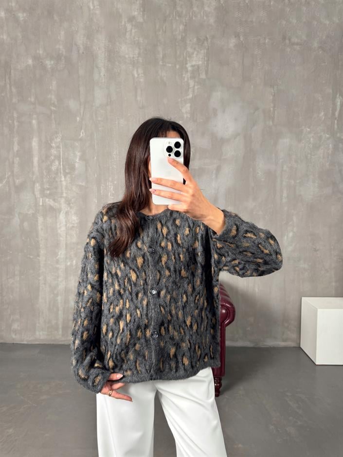 Delic Gri Leopar Desenli Düğmeli Hırka