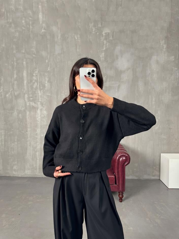 Tony Siyah Düğmeli Crop Hırka