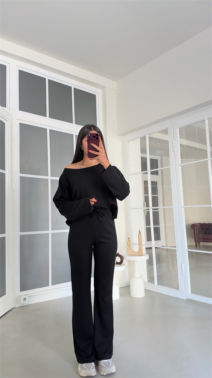 Siyah Kayık Yaka Bluz Beli Lastikli Pantolon İkili Modal Takım GAUS-02168