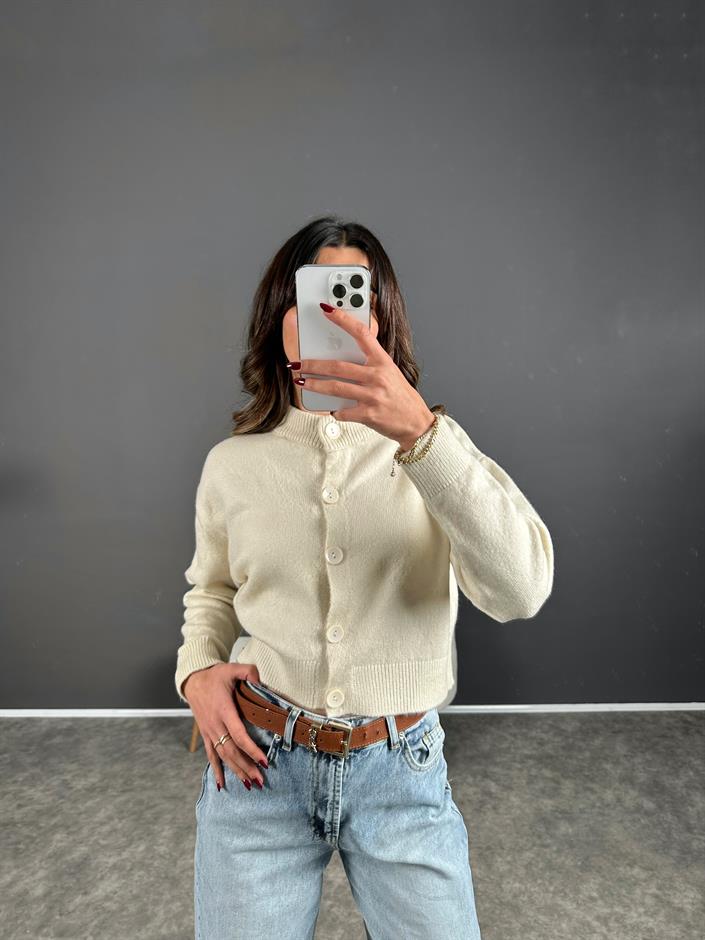 ZR Model Ekru Düğmeli Hırka 