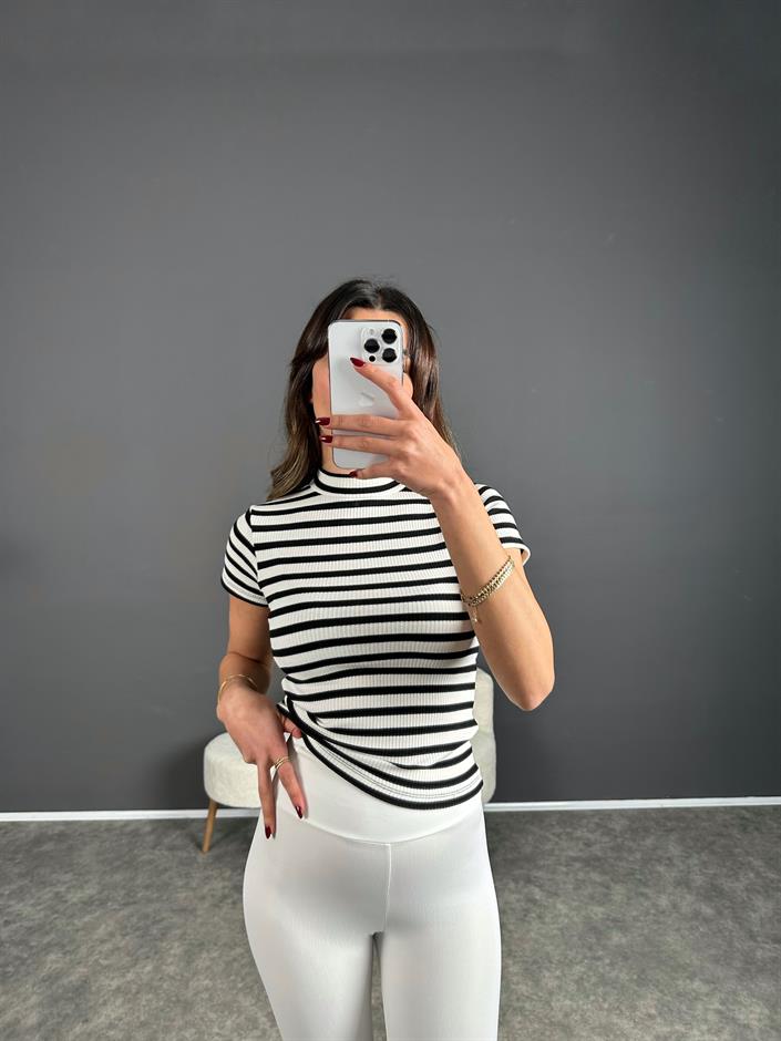 Beyaz Çizgili Balıkçı Yaka Tshirt
