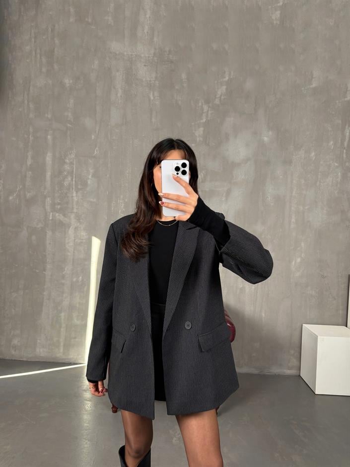Linda Siyah Çizgili Astarlı Blazer Ceket