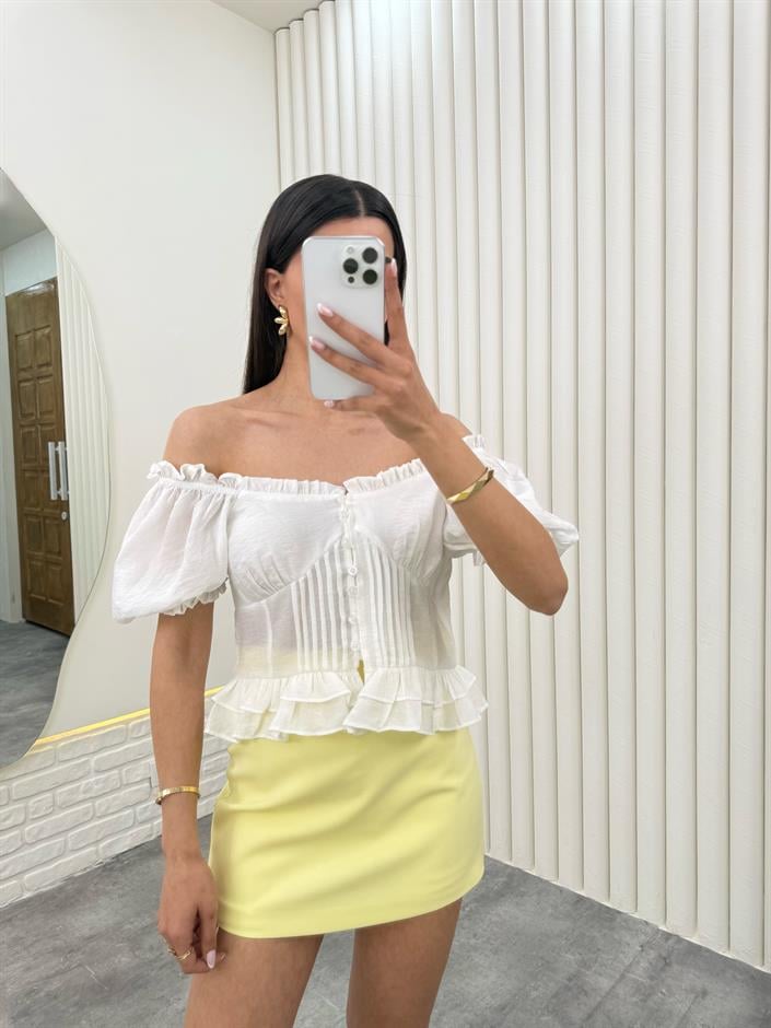 Beyaz Balon Kol Önü Düğmeli Fırfırlı Tensel Crop Bluz Gaus00279