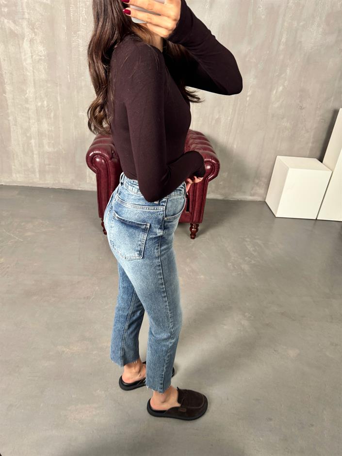 Kow Yıkamalı Mavi ZR Kesik Paça Mom Jean