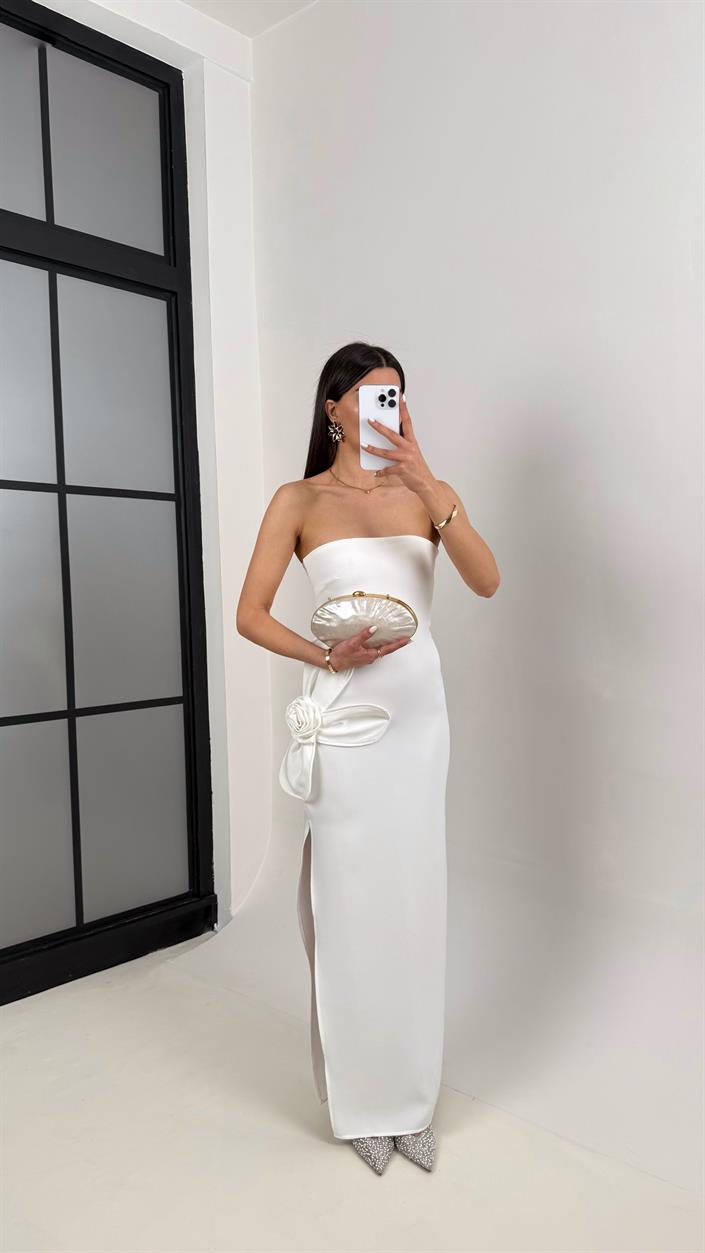 Beyaz Çiçek Detaylı Yırtmaçlı Elbise Gaus00374