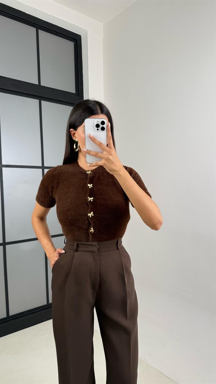 Acı Kahve Fiyonk Düğmeli Yumuşak Dokulu Triko Hırka GAUS-00145