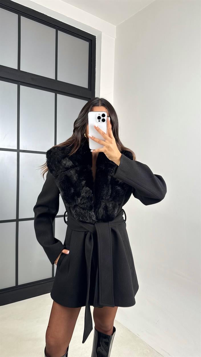 Siyah Yaka Kürk Detaylı Kuşaklı Kaban GAUS-00600