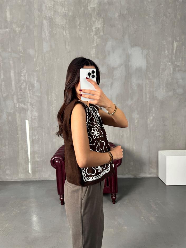 Rone Kahve Nakışlı Triko Yelek