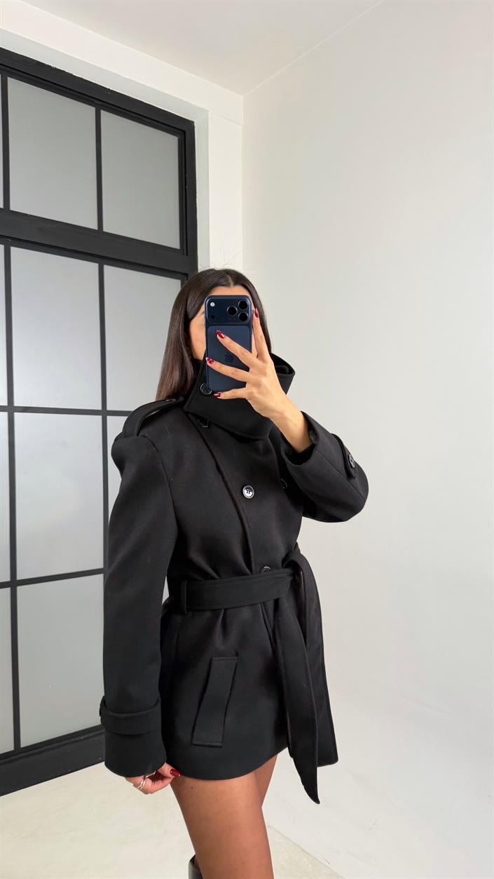 Siyah Dik Yakalı Vatkalı Kuşaklı Kaşe Kaban GAUS-00704