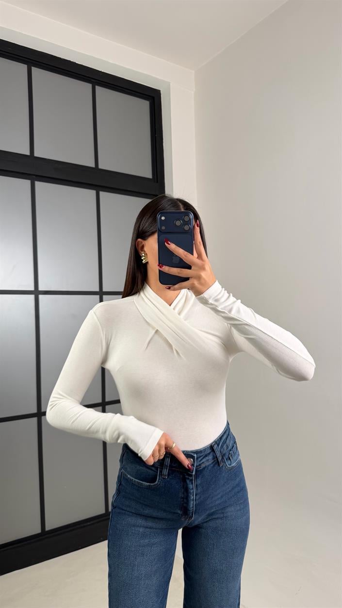 Ekru Yaka Detaylı ZR Model Likralı Bluz GAUS-00752
