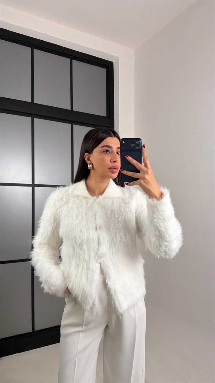 Beyaz Çiçek Düğmeli Sakallı Triko Hırka GAUS-00709