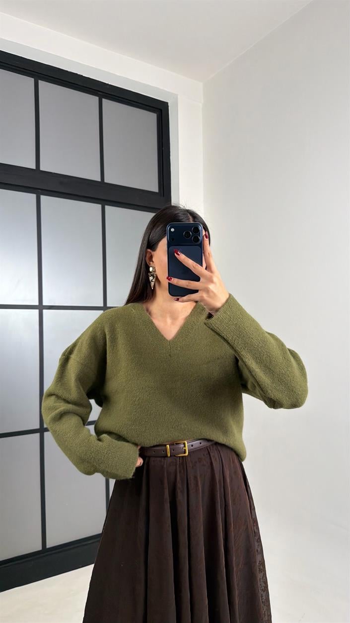 Yeşil V Yaka Yumuşak Dokulu Kazak GAUS-00689