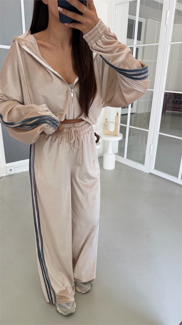 Taş Şerit Detaylı Hırka Beli Lastikli Pantolon İkili Kadife Takım GAUS-02197
