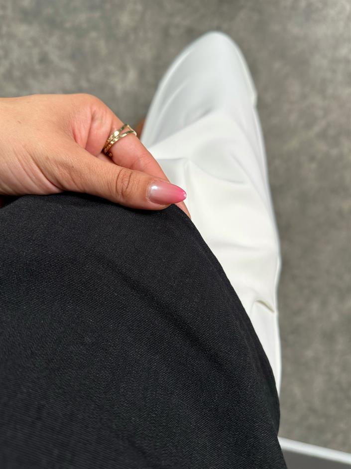 Exa Siyah Askılı Keten Crop Bluz