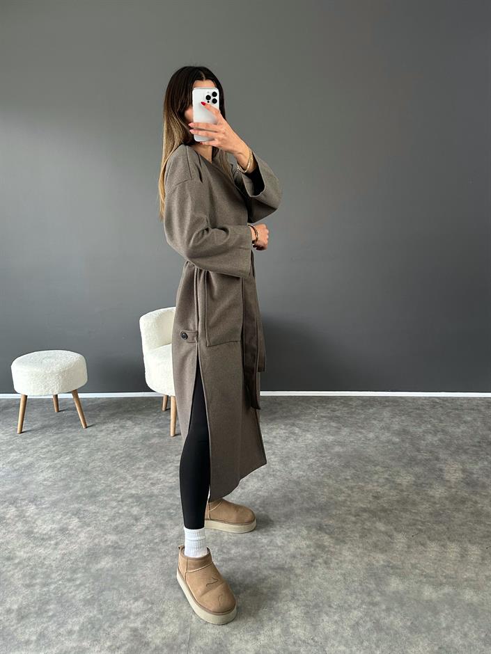 Loc Gri Yırtmaçlı Kuşaklı Kaban 