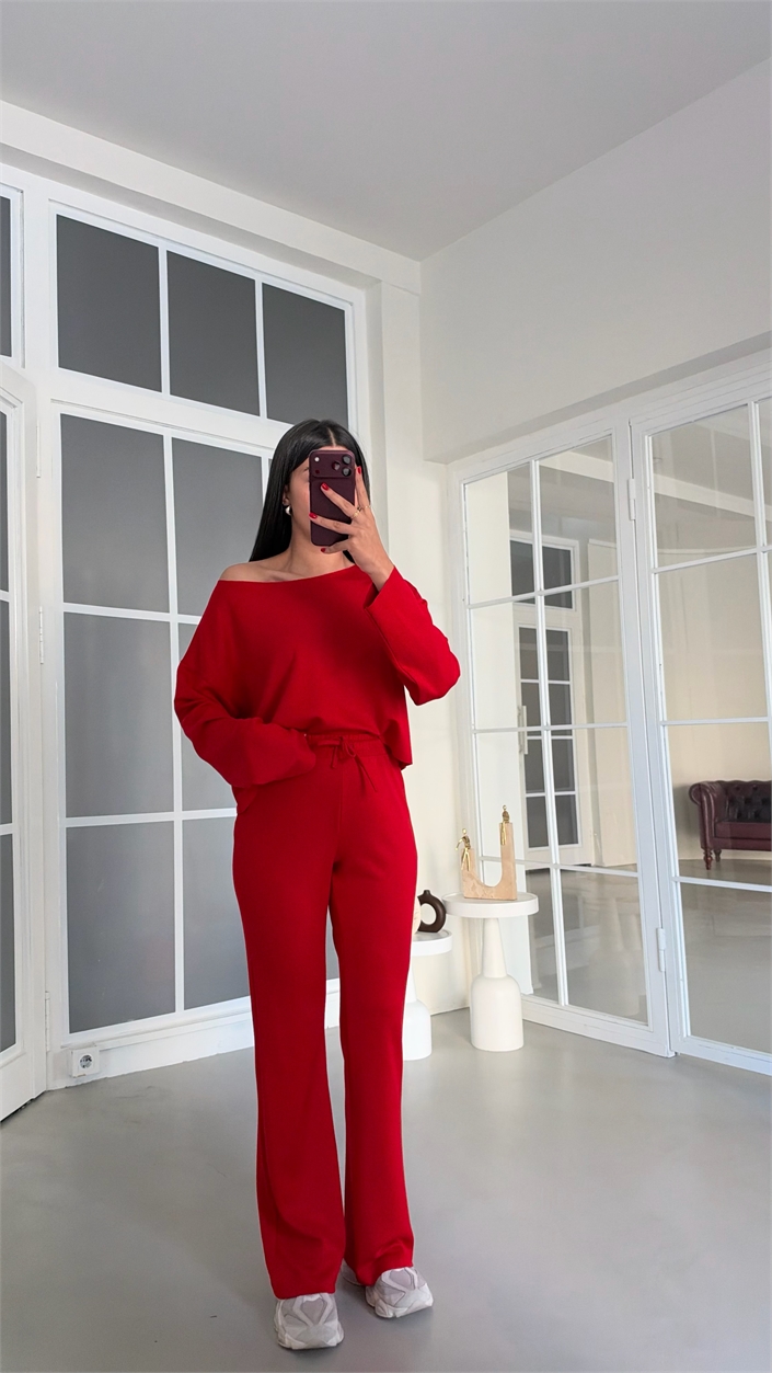 Kırmızı Kayık Yaka Bluz Beli Lastikli Pantolon İkili Modal Takım GAUS-02168