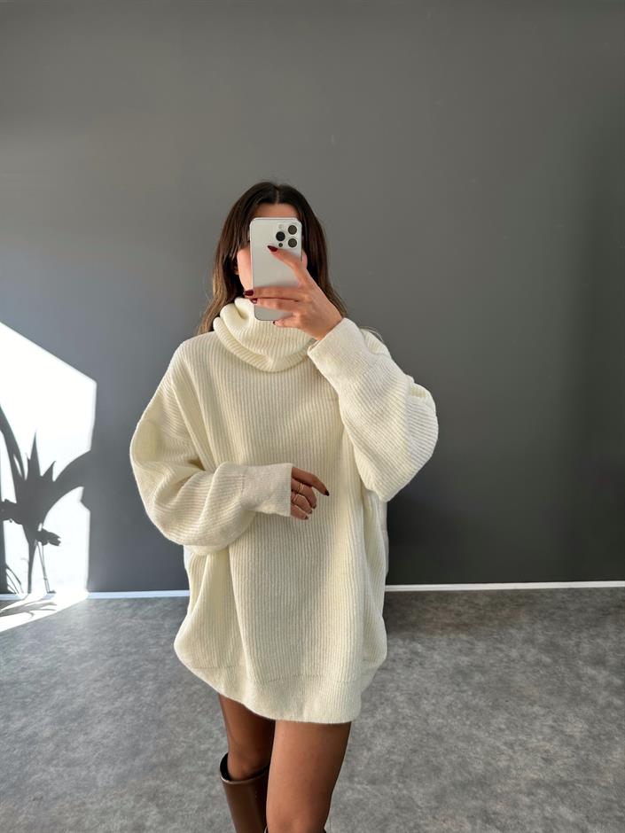 Jana Ekru Oversize Balıkçı Yaka Triko Kazak