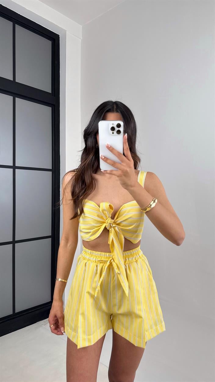Sarı Çizgili Fiyonk Bağlamalı Crop Beli Lastikli Şort Takım Gaus00527