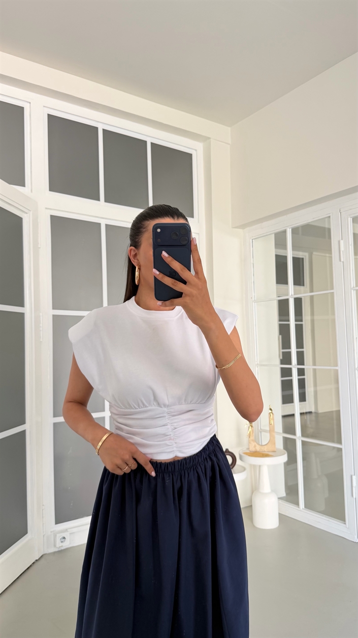 Beyaz Vatkalı Drapeli Bluz GAUS-01725