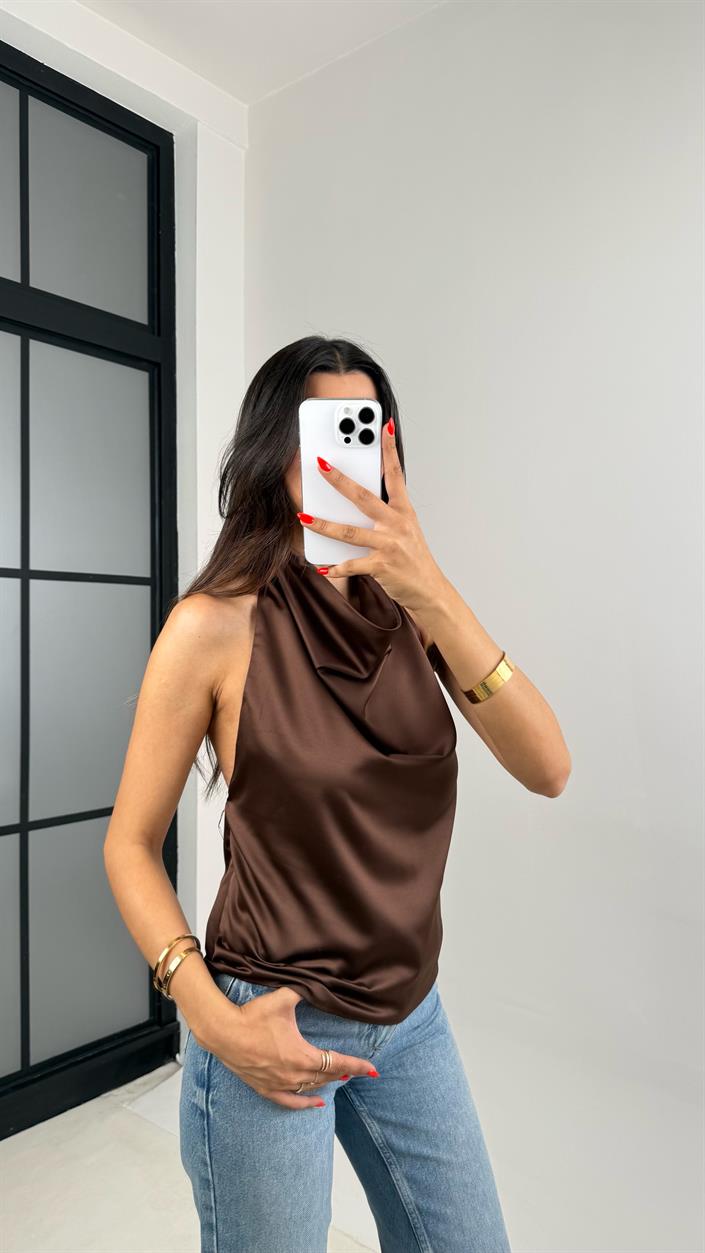 Kahve Boyundan Bağlamalı Sırt Dekolteli Saten Bluz GAUS-008
