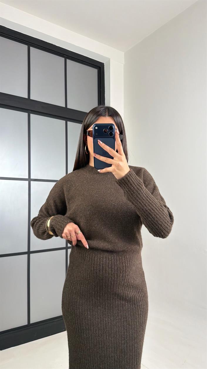 Acı Kahve Maxi Boy Triko Elbise GAUS-01083