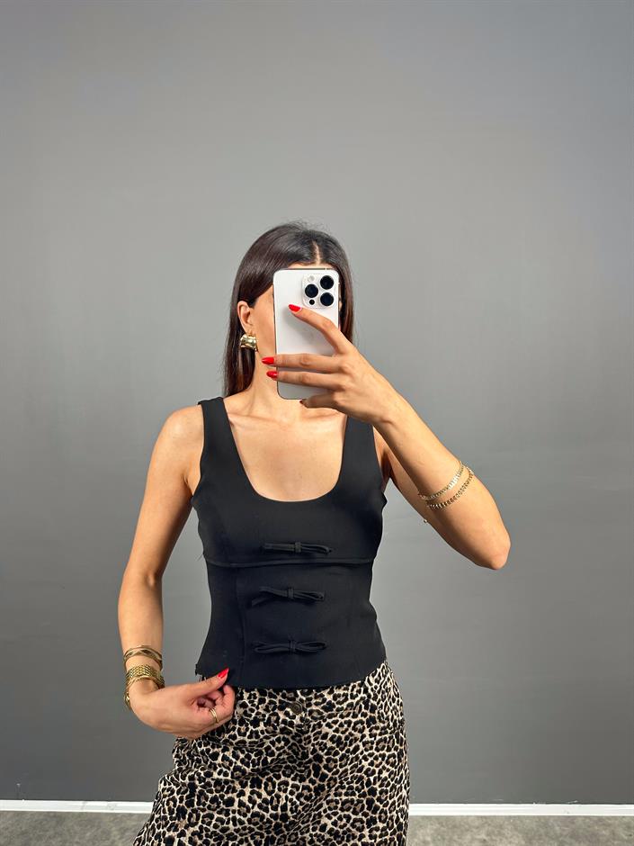 ZR Model Siyah Fiyonk Detaylı Crop Bluz